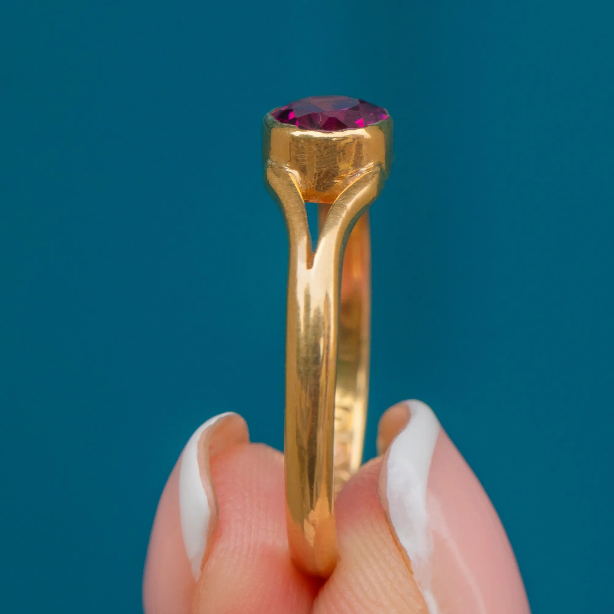 Antique 18ct Gold Garnet Solitaire Ring, c.1913