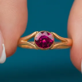 Antique 18ct Gold Garnet Solitaire Ring, c.1913