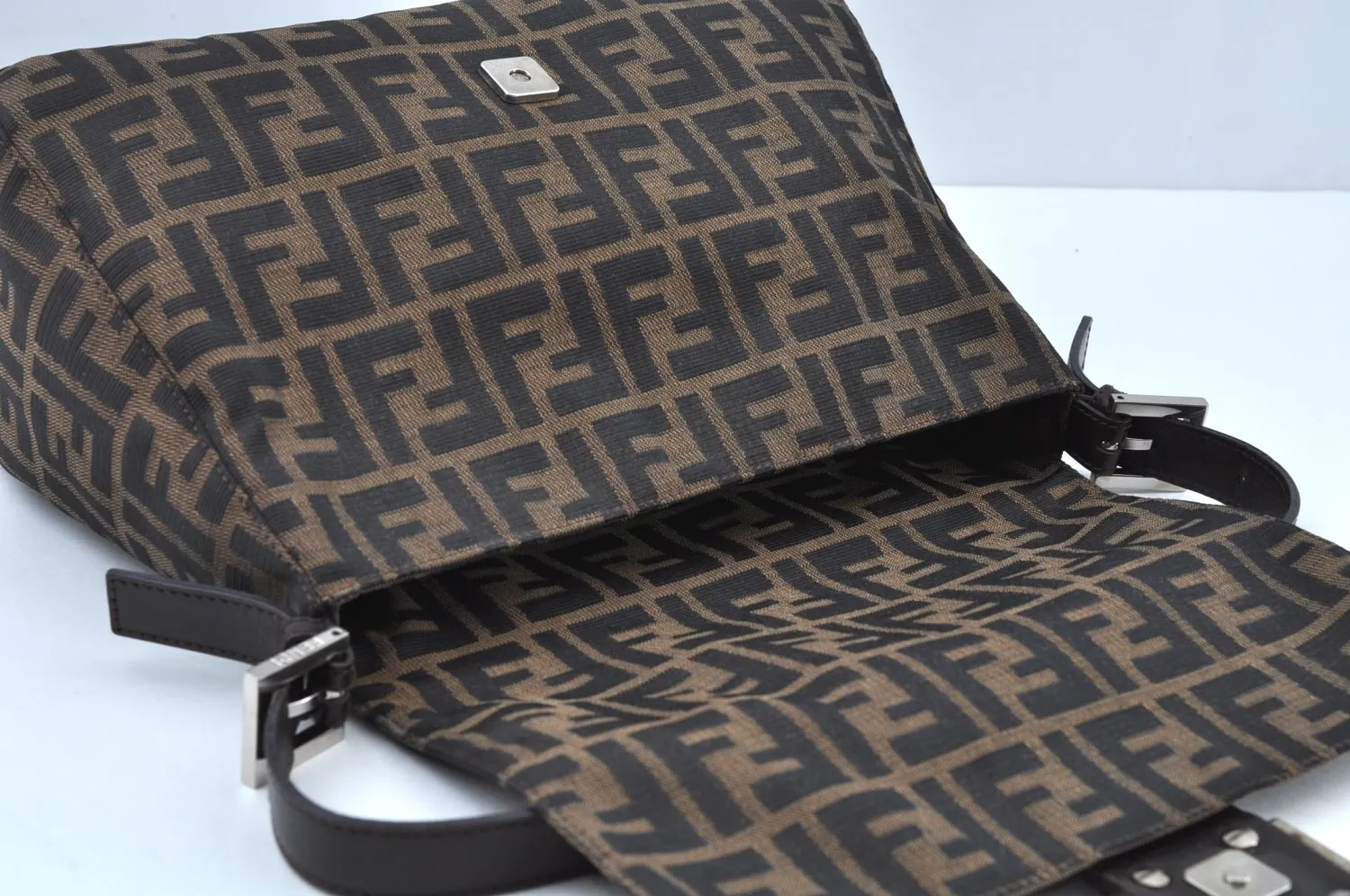 Auth FENDI Zucca Mamma Baguette Shoulder Bag Canvas Leather Brown K9585